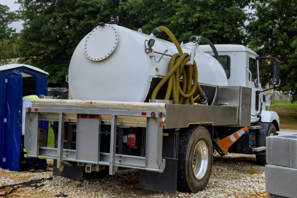 Best Luxury portable toilet rental  in Highland, IL